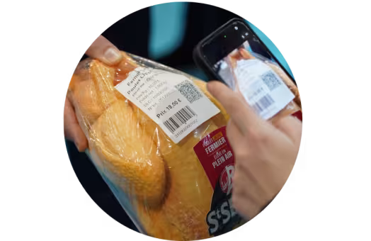 scan qr code sur un poulet